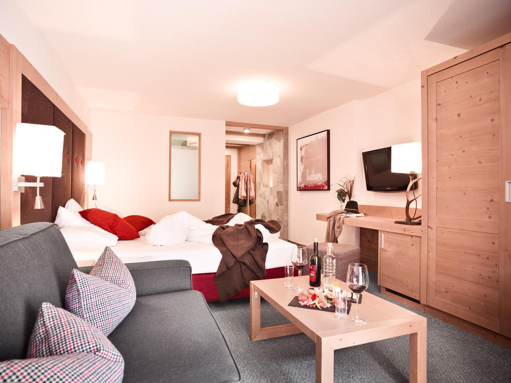 Hotel Forsthofgut Leogang Habitación foto